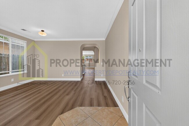 Building Photo - Spacious 3-Bed, 2-Bath Retreat on Charm Way