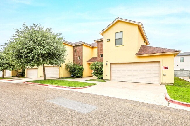 Building Photo - 10510 Sandia Dr