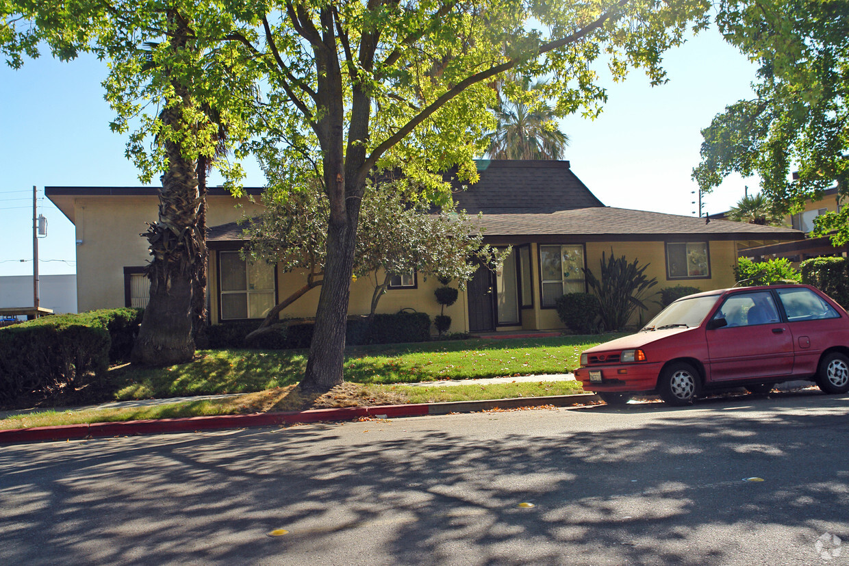 Building Photo - Sherwood West