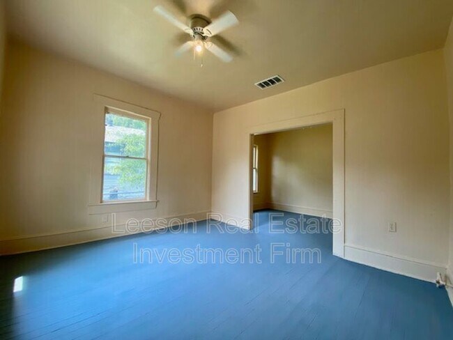 Foto del edificio - 2540 Dupont St