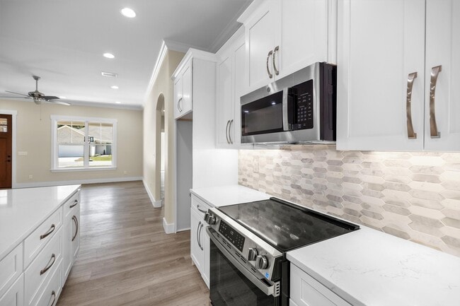 Building Photo - 61 Spruce St