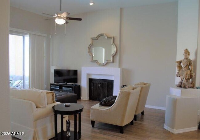 Foto del edificio - 10732 N 113th St