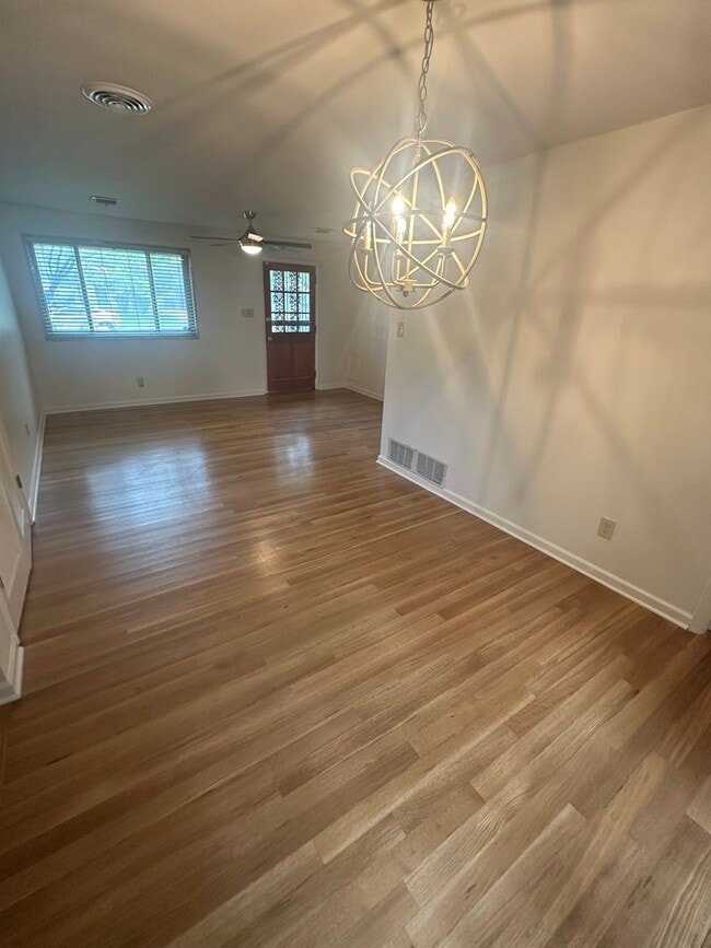 Building Photo - 3BD/1BA Home located in Colonial Acres!
