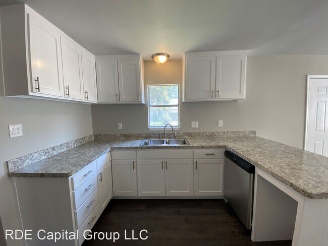 Foto del edificio - 2 br, 1 bath House - 201 Turner Street