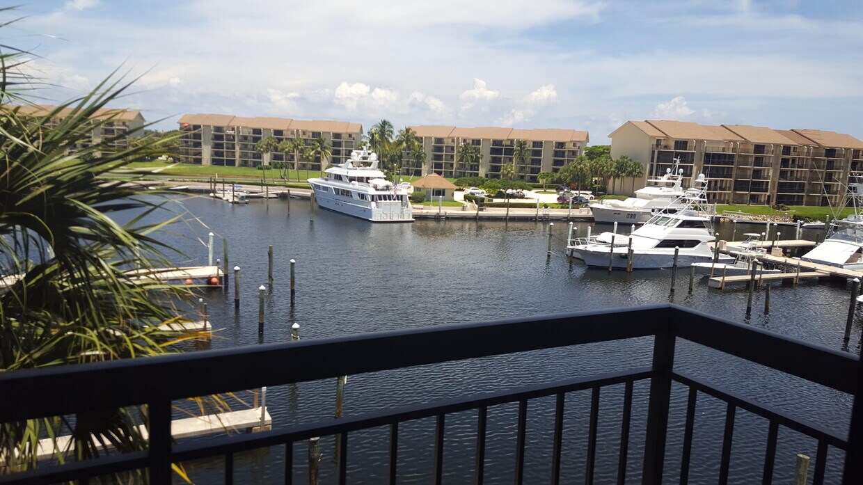 Foto principal - 2401 Marina Isle Way