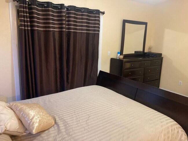 Foto del edificio - Cozy Calexico Haven with Gym, Near Mexical...