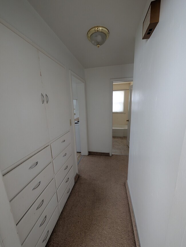 Building Photo - 129 N 100 E