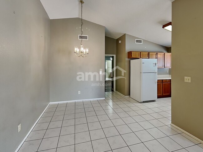 Foto del edificio - 8655 N 107th Dr