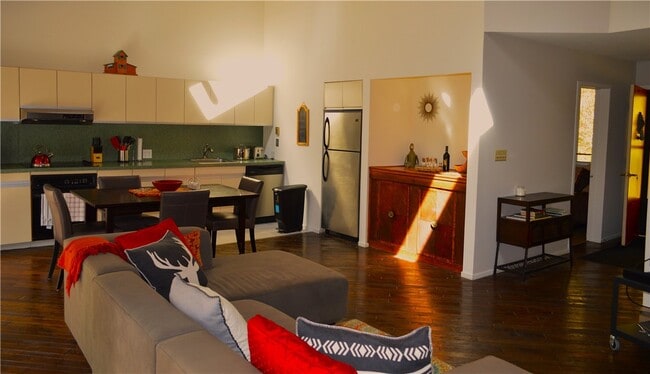 Foto del edificio - 132 Pines Dr