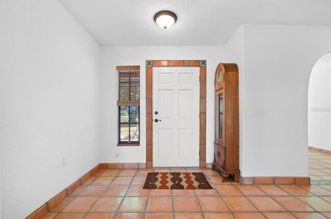 Foto del edificio - 3636 Lake Buynak Rd