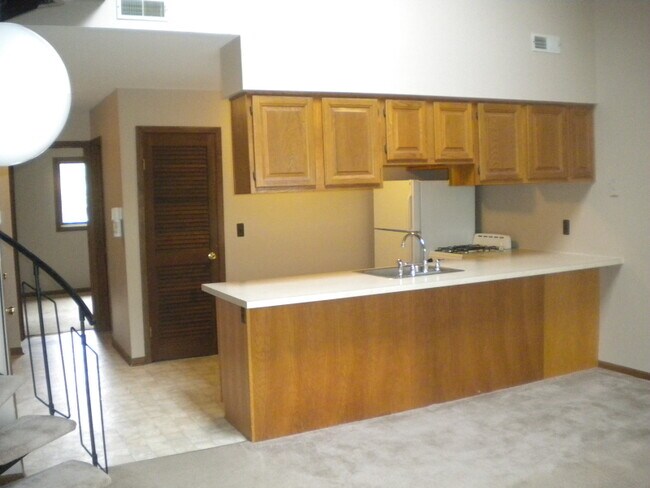 Building Photo - 5 Brandywine Ct