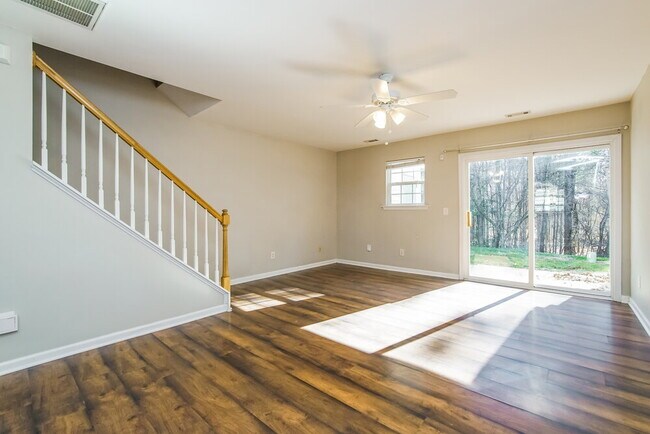 Foto del edificio - 7830 Averette Field Dr