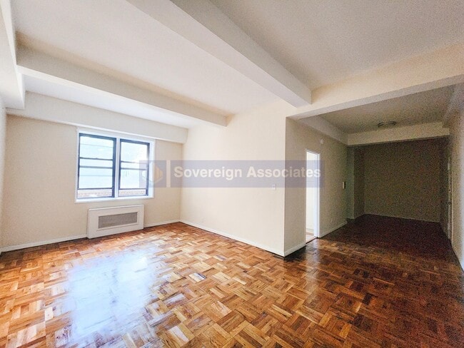 Building Photo - 525-527 Riverdale Avenue