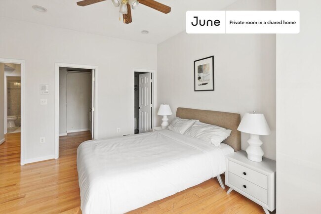 Foto del edificio - Room in Shared 3 bed/2.5 bath home