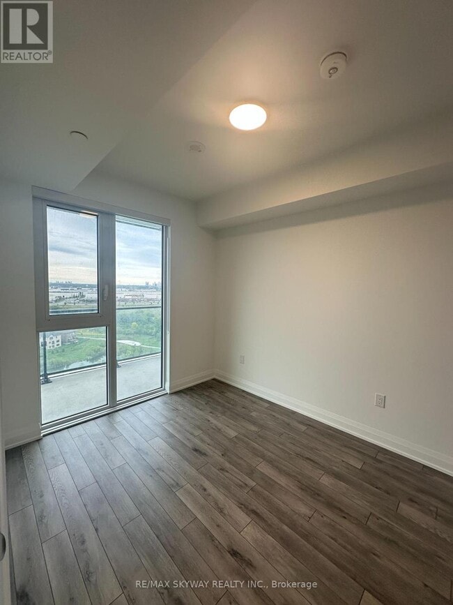 Building Photo - 15 Skyridge Dr