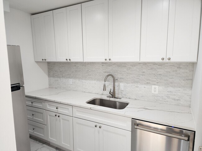 Foto del edificio - 3222 Cherry Hill Ln NW