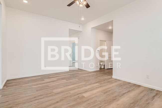 Building Photo - 7300 Parkside Pl Dr