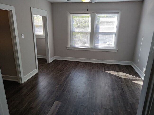 Building Photo - 2526 Bellevue Ave