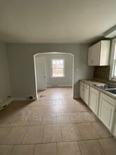 Building Photo - 5074 Berkshire St Building Photo - 5074 Berkshire St