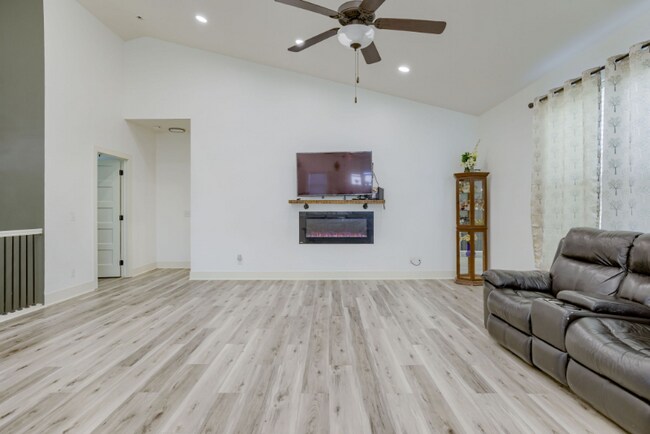 Foto del edificio - 10914 S 172nd St