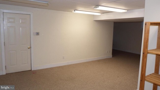 Foto del edificio - 5021 Brittany Ln