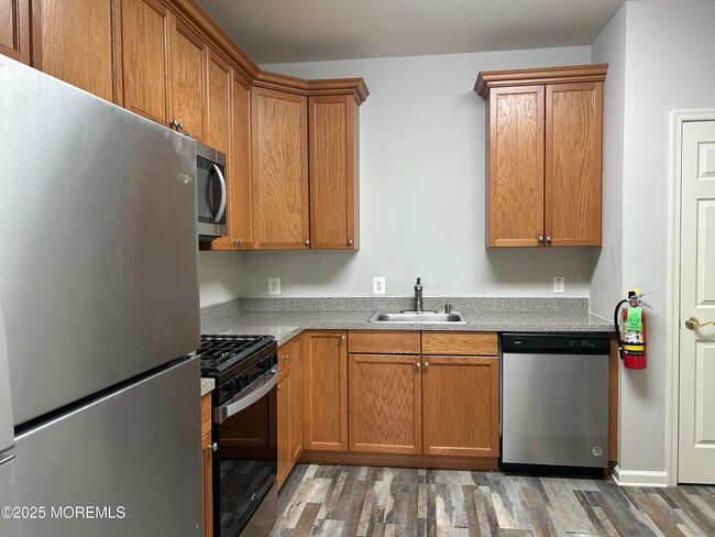 Building Photo - 145 Conover Terrace