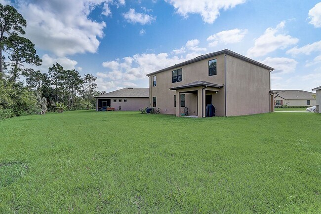 Building Photo - 828 Old Country Rd S E