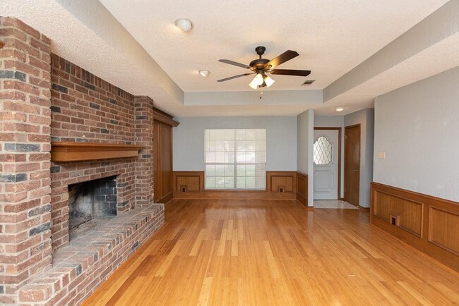 Building Photo - 601 Cedar Ridge Dr