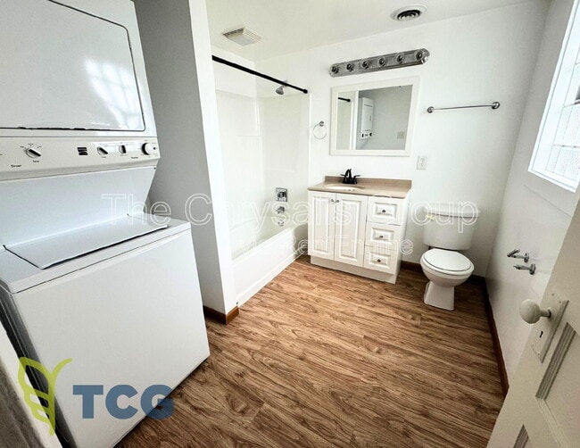 Building Photo - 227 Creve Coeur St