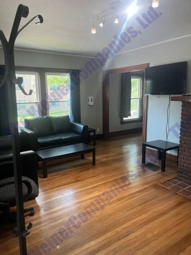 Building Photo - Now leasing for August 2026!