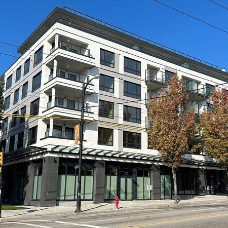 Building Photo - 2619 Hastings St E