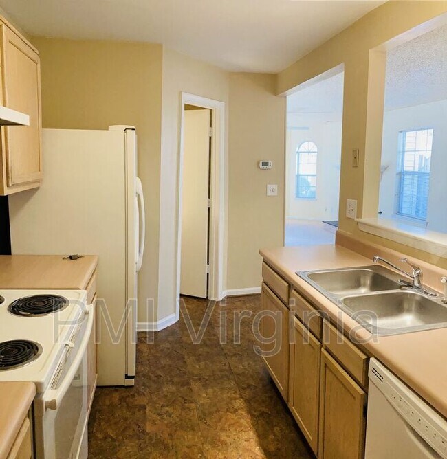 Foto del edificio - 4565 Shallowford Cir
