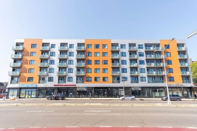 Building Photo - Charming 1BR Condo in Rego Park
