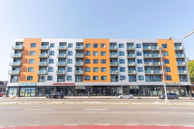 Foto del edificio - Charming 1BR Condo in Rego Park