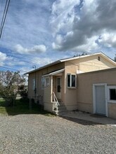 Building Photo - 713 Poplar St