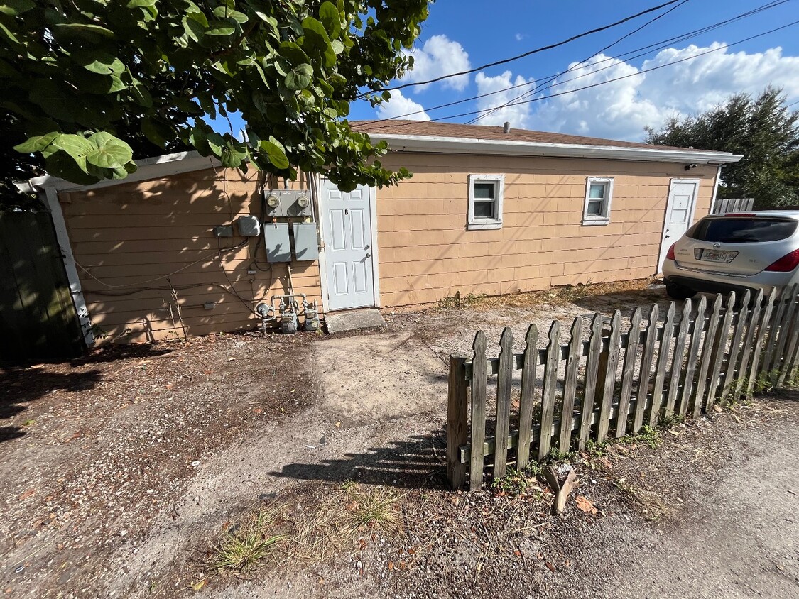 Photo - 701 N J ST - C