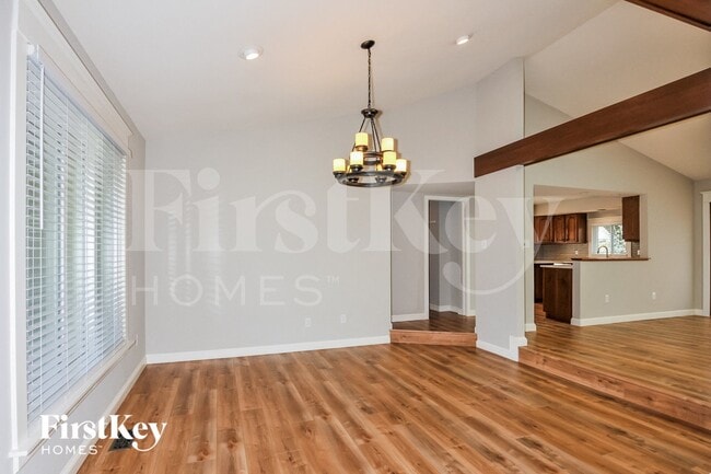 Building Photo - 11 Savoy Dr