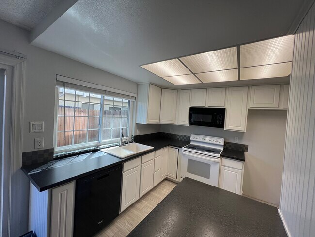 Foto del edificio - 10845 Coloma Rd