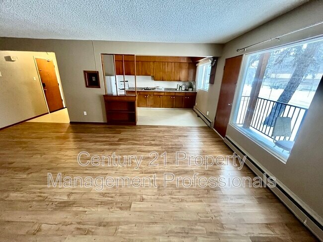 Building Photo - 11610 124 St