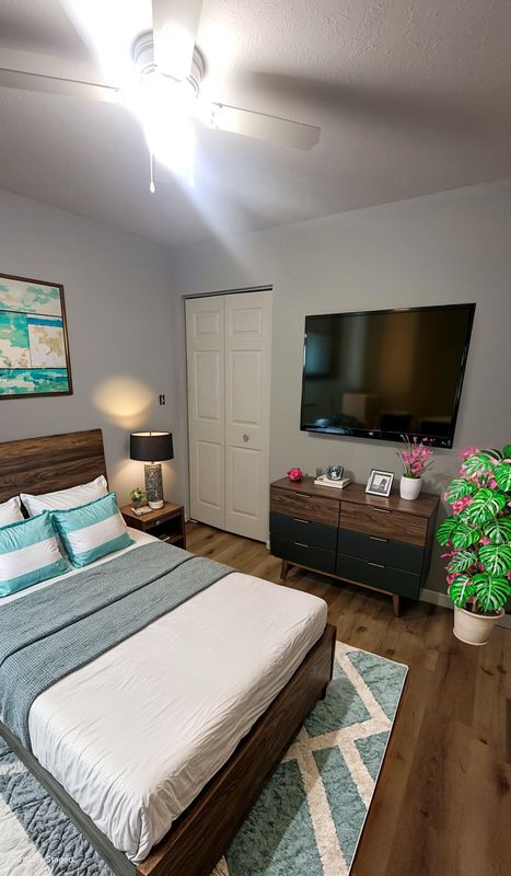 Foto del edificio - 1227 N Daniels Ave