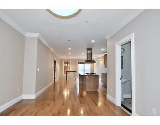 Building Photo - 360 Dorchester St