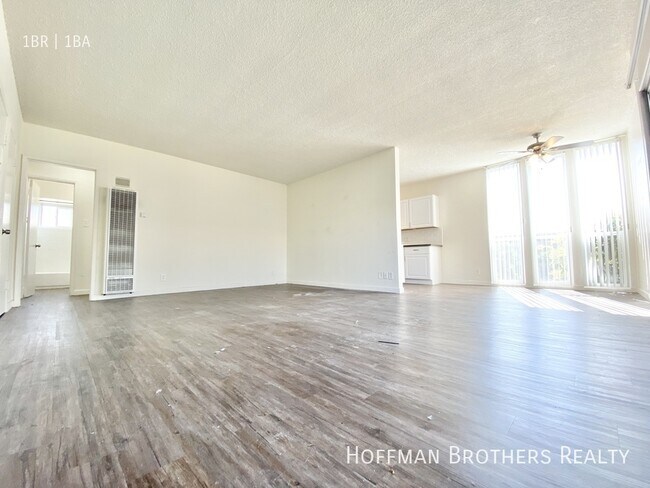Building Photo - 3438 Mentone Ave