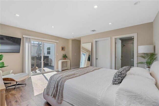 Foto del edificio - 8034 Airlane Ave