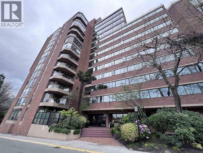 Building Photo - 1450 Pennyfarthing Dr