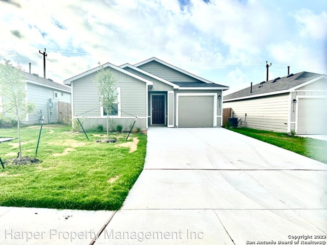 Primary Photo - 3 br, 2 bath House - 9922 Yellow Lake