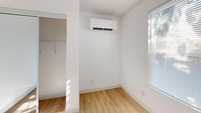 Dormitorio - 815 Brown St