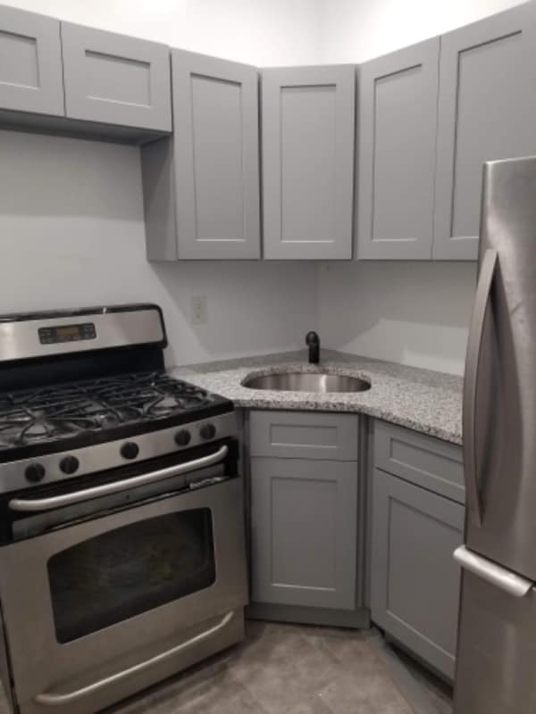 Foto principal - 143 Danforth Ave
