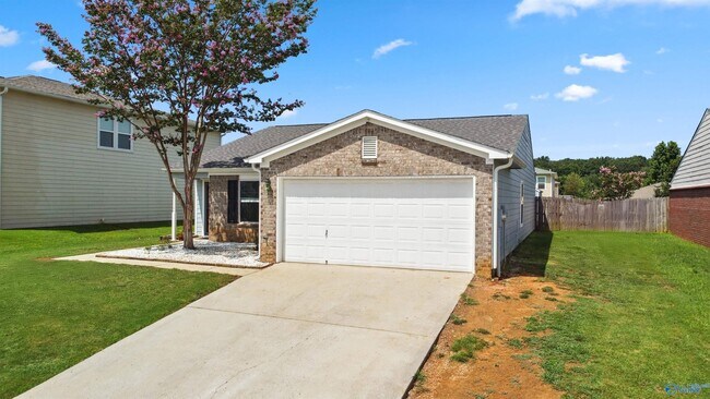 Foto del edificio - 204 Bumper Crop Ln NW