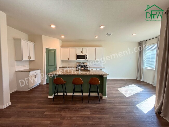 Foto del edificio - Spacious 4-Bedroom Home for Lease in Princeton!