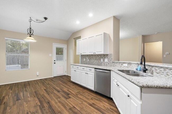 Building Photo - 26 S Vesper Bend Cir